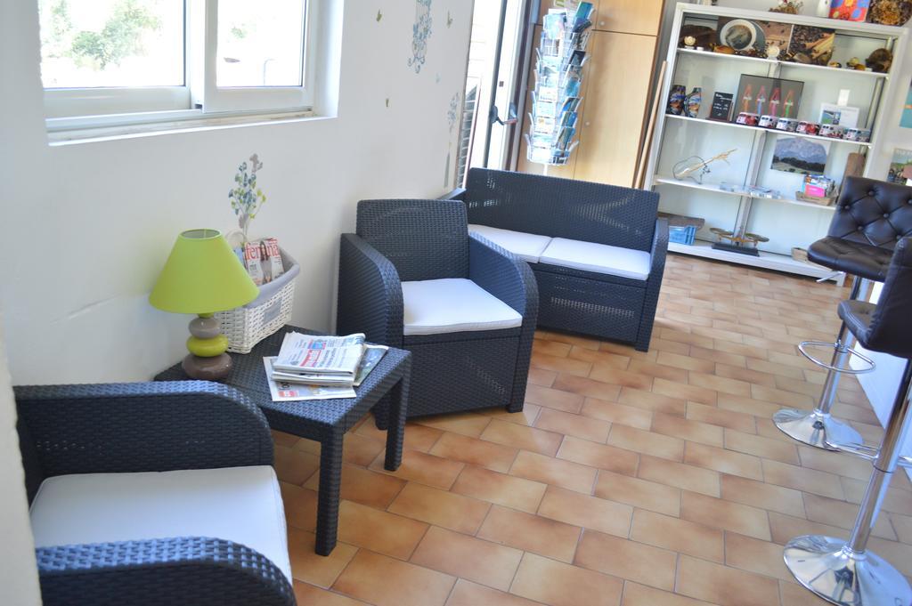 Le Riviera Hotell Alata Exteriör bild